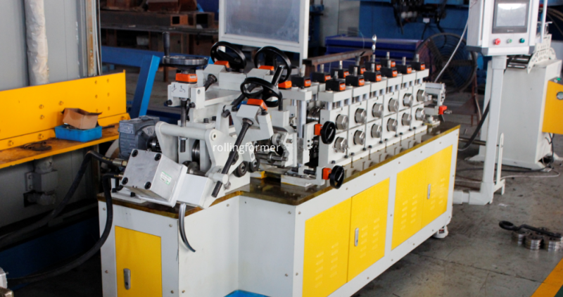 Exhaust band clamps bending machine: forming line in the workshop