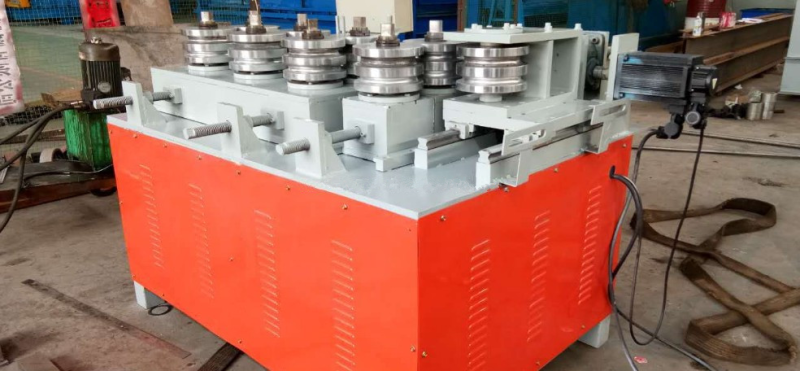 7 rollers greenhouse tube bender: roll cluster and machine base