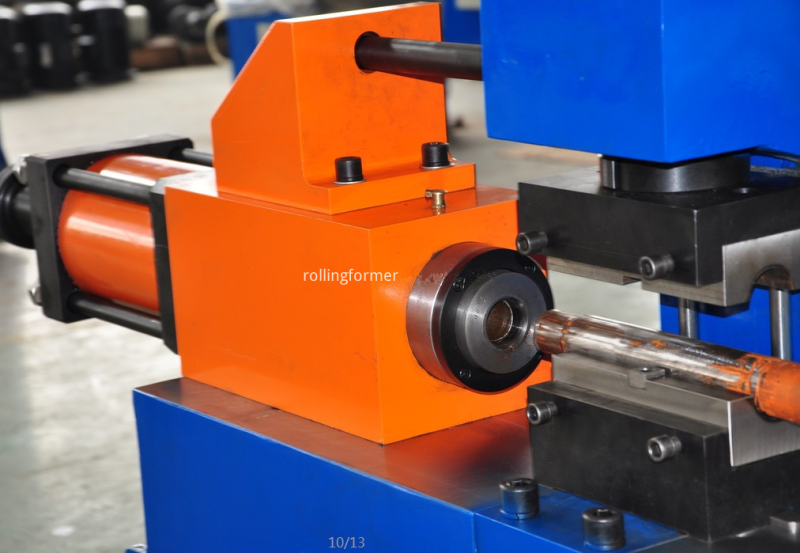 Pipe diameter reducing tool: hydraulic unit reducing the pipe end
