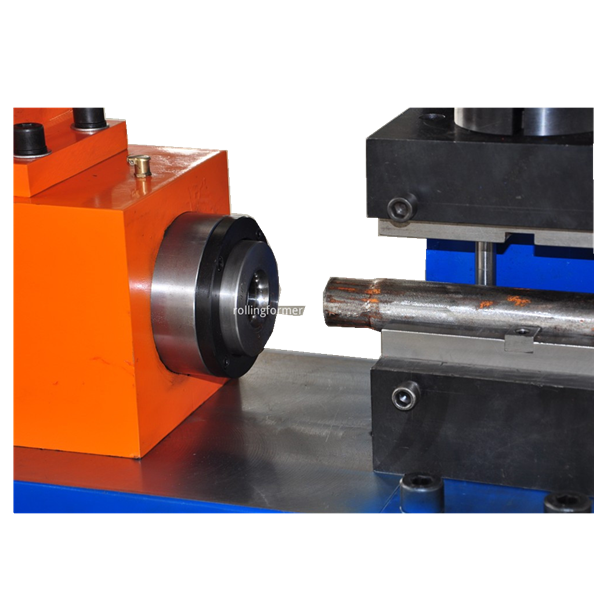 Tube diameter reducing machine: pipe end being reduced in the chuck