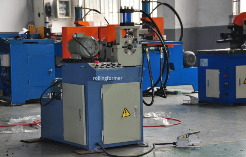 Automatic single head tube end deburring machine in the workshop