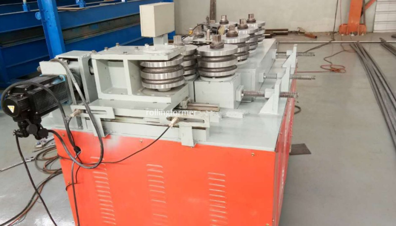 7 rollers greenhouse tube bender: roll unit on the machine base