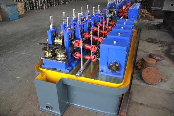 High frequency welded pipe forming machine: forming section installed in the workshop
