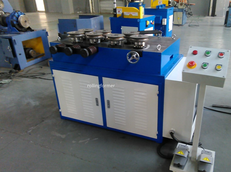7 rollers greenhouse tube bender in the workshop