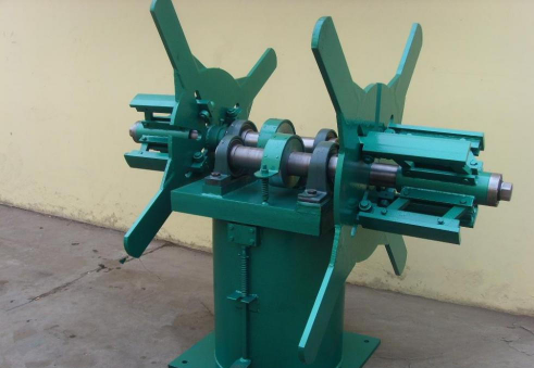 Steel welded tube roll forming machine: double-arbor decoiler