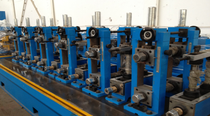 Straight seam high frequency welded roll forming machine: forming stands
