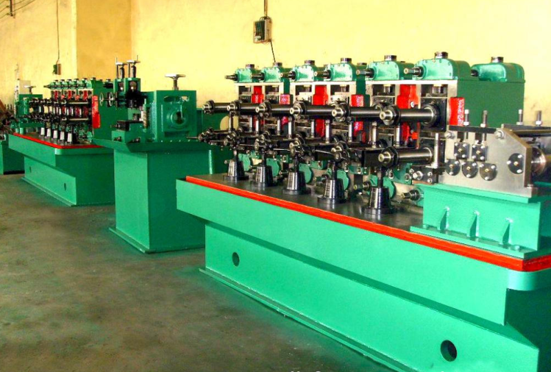 Steel pipe processing line: green roll forming line in the workshop
