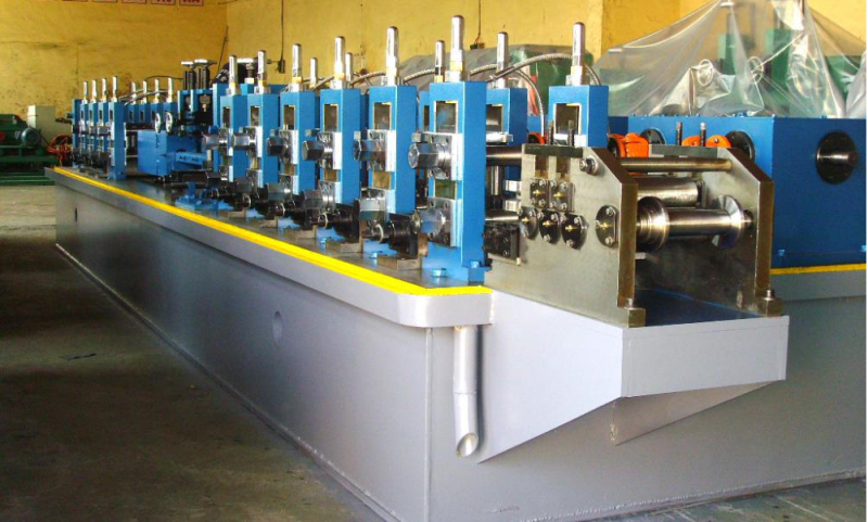 Steel pipe processing line: roll forming stands of the pipe mill