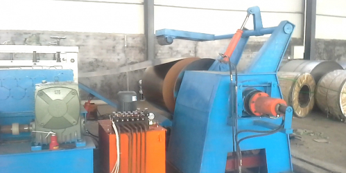 Cut to length line: uncoiler with the steel coil