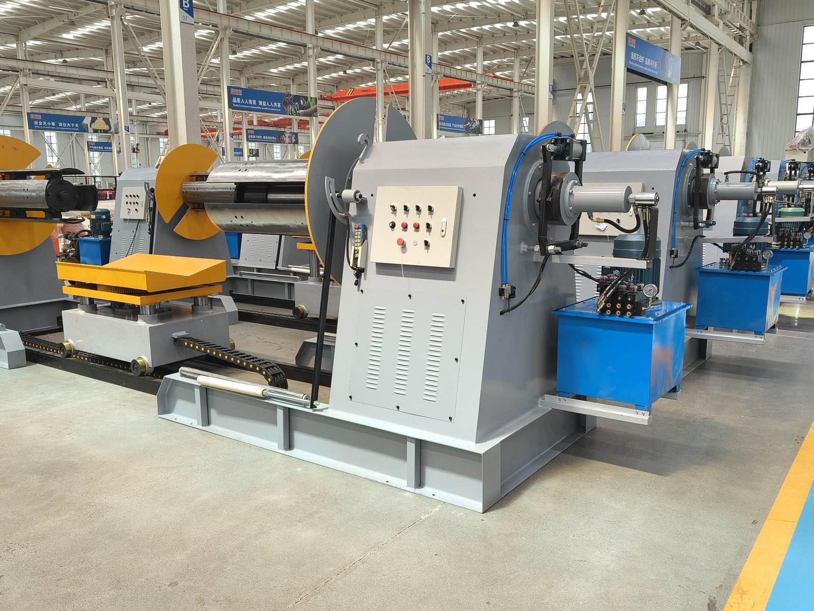 Hydraulic decoiler and coil car with the control cabinet
