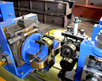 Sizing mill consist of:Driven stand: 5 sets (Horizontal) with diameter Ø60mm, material is 40CrSide roll stand: